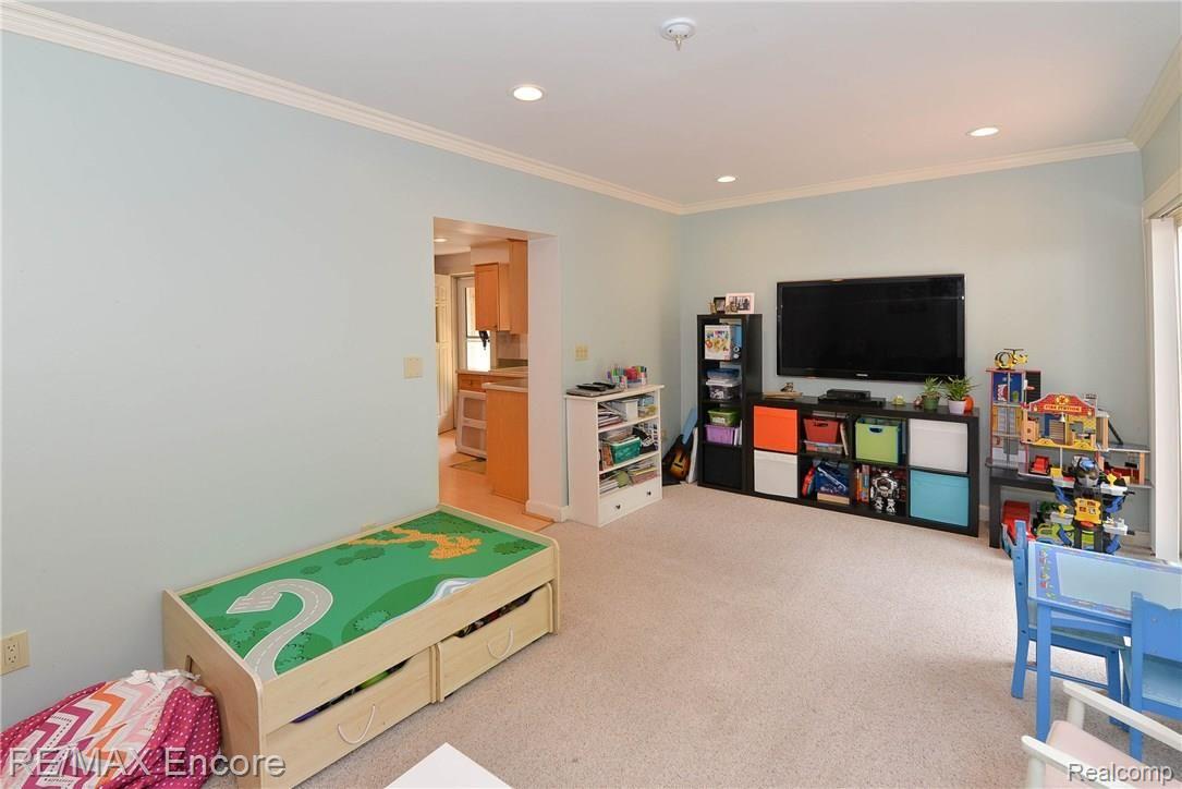 8354 Clinton River Road Sterling Heights, MI 48314 - Photo 25 of 62 40.jpg