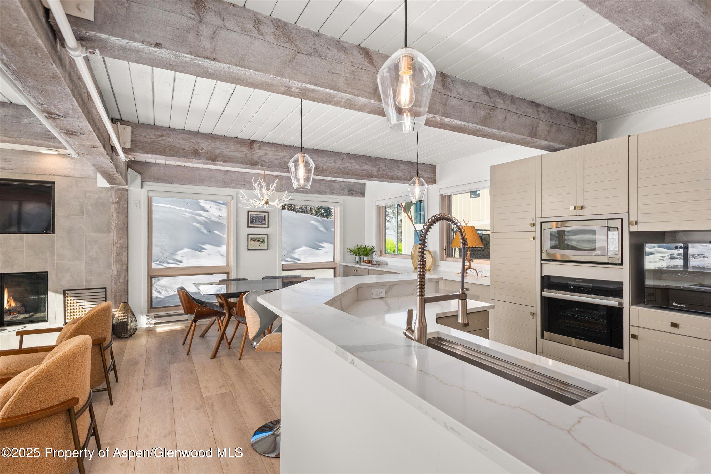 360 Wood Road, Unit 113 Snowmass Village, CO 81615 - Photo 14 of 28 17-360WoodRd113_241204017