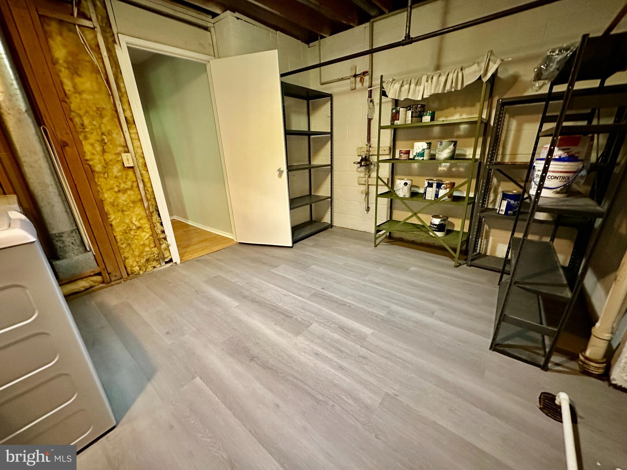 1526 Scandia Circle Reston, VA 20190 - Photo 27 of 29 a view of an empty room