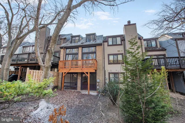 $3,250 | 1526 Scandia Circle, Reston, VA 20190