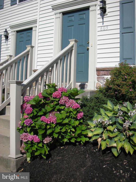 603 North Oak Street Lititz, PA 17543 - Photo 2 of 35 Gallery Image 2
