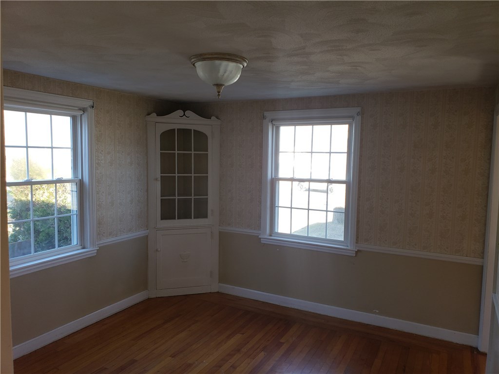 24 Westbrook Road Warwick, RI 02886 - Photo 4 of 19 Gallery Image 4