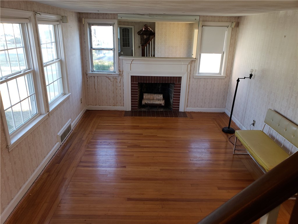 24 Westbrook Road Warwick, RI 02886 - Photo 8 of 19 Gallery Image 8