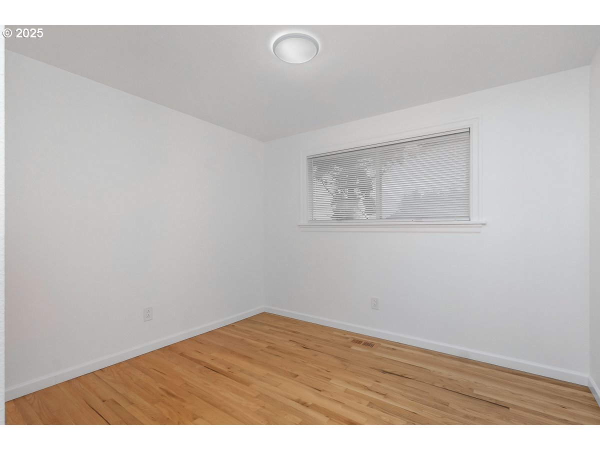 18451 South Grasle Road Oregon City, OR 97045 - Photo 15 of 26 Bedroom