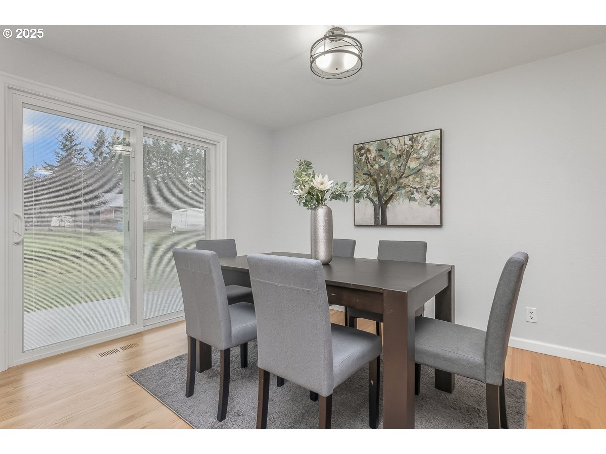 18451 South Grasle Road Oregon City, OR 97045 - Photo 10 of 26 Dining Room