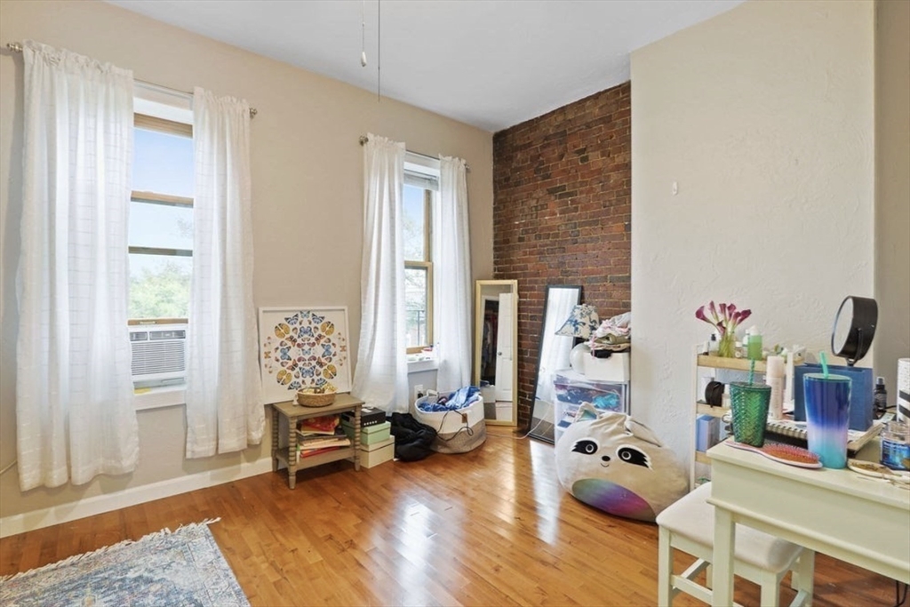 166 F Street, Unit 4 Boston, MA 02127 - Photo 8 of 12