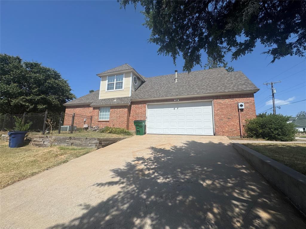 201 East Collom Street Decatur, TX 76234 - Photo 2 of 36