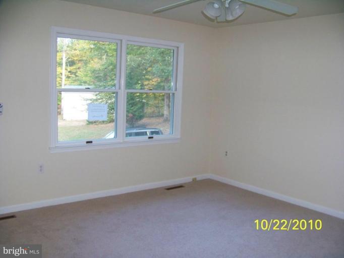 72 Diamond Jim Road Port Deposit, MD 21904 - Photo 3 of 5 Living Room