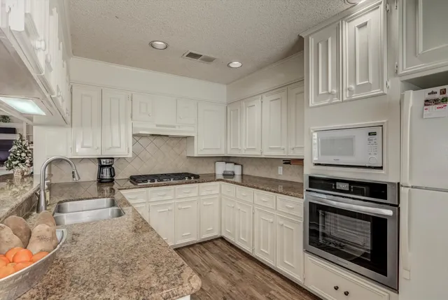 $379,000 | 1120 Redfish Street, Bayou Vista, TX 77563