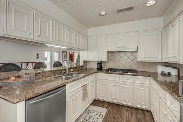 $379,000 | 1120 Redfish Street, Bayou Vista, TX 77563