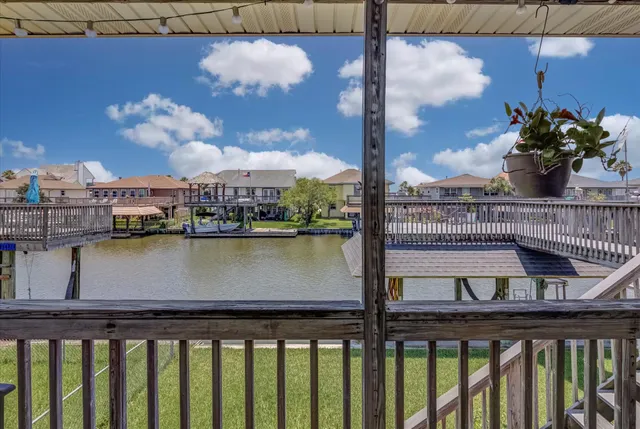 $379,000 | 1120 Redfish Street, Bayou Vista, TX 77563