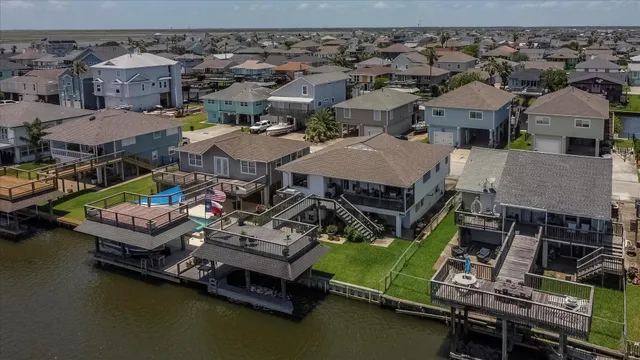 $379,000 | 1120 Redfish Street, Bayou Vista, TX 77563