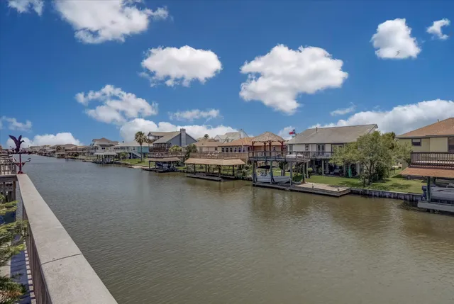 $379,000 | 1120 Redfish Street, Bayou Vista, TX 77563