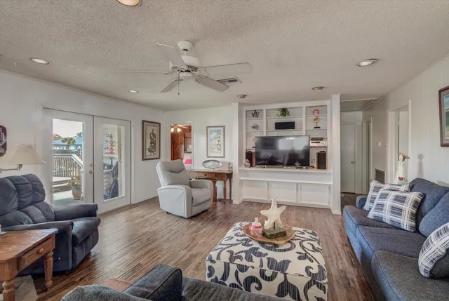 $379,000 | 1120 Redfish Street, Bayou Vista, TX 77563