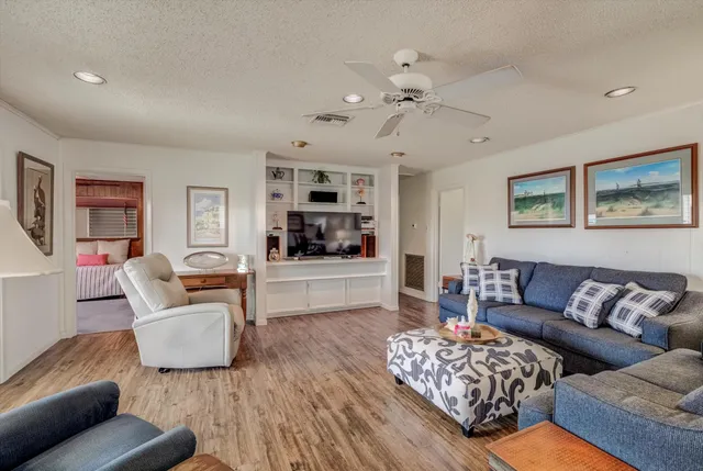 $379,000 | 1120 Redfish Street, Bayou Vista, TX 77563