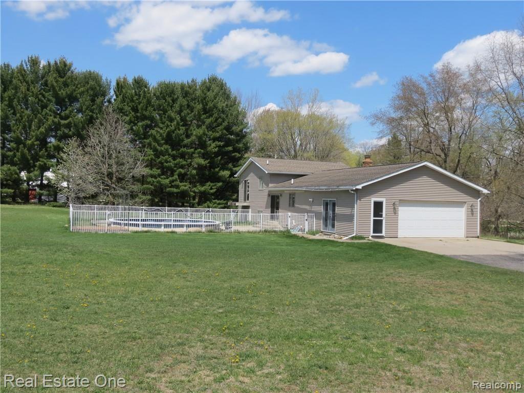6202 Cedar Lake Road Pinckney, MI 48169 - Photo 3 of 36 010.JPG