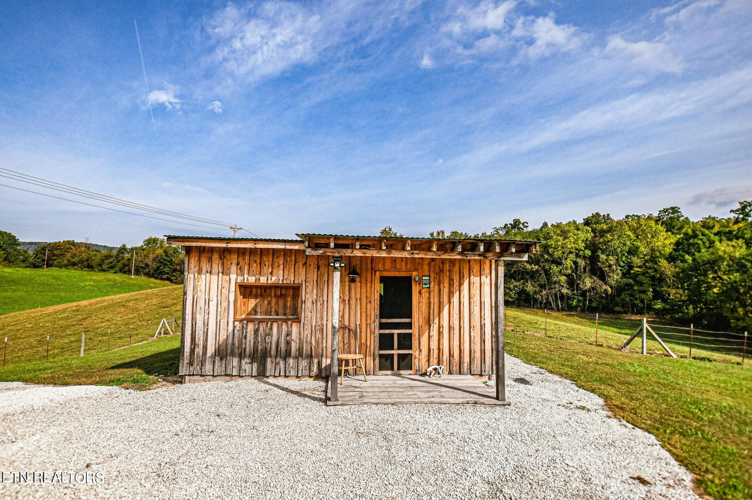 877 Queener Road Jacksboro, TN 37757 - Photo 22 of 34 20231009135349490117000000-o