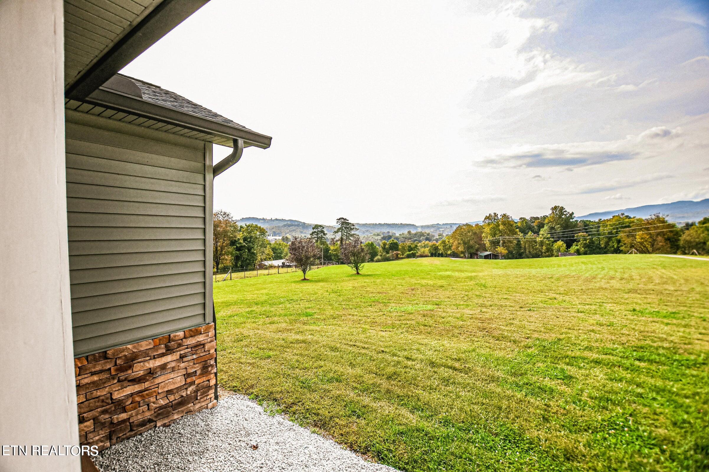 877 Queener Road Jacksboro, TN 37757 - Photo 31 of 34 20231009134955718096000000-o
