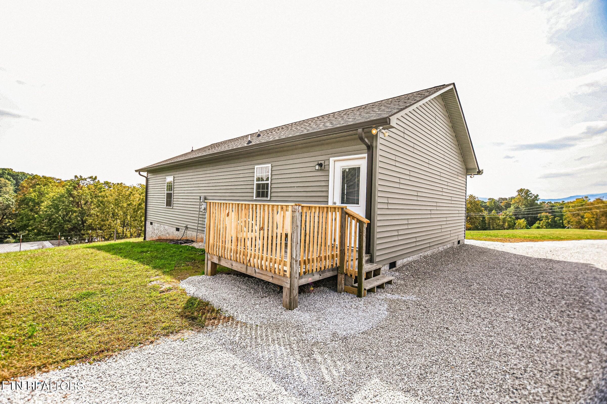 877 Queener Road Jacksboro, TN 37757 - Photo 33 of 34 20231009134805080177000000-o