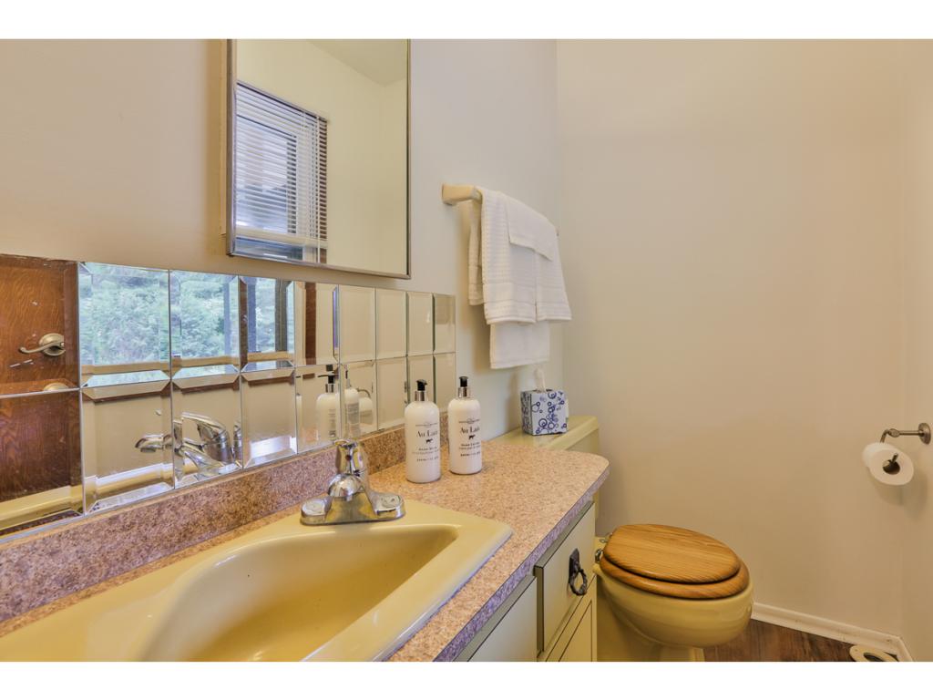 133 South Road Kensington, NH 03833 - Photo 14 of 29