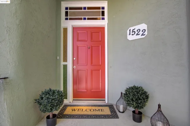a view of entryway with a potted plant