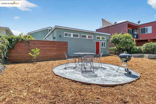 a view of a house with entertaining space