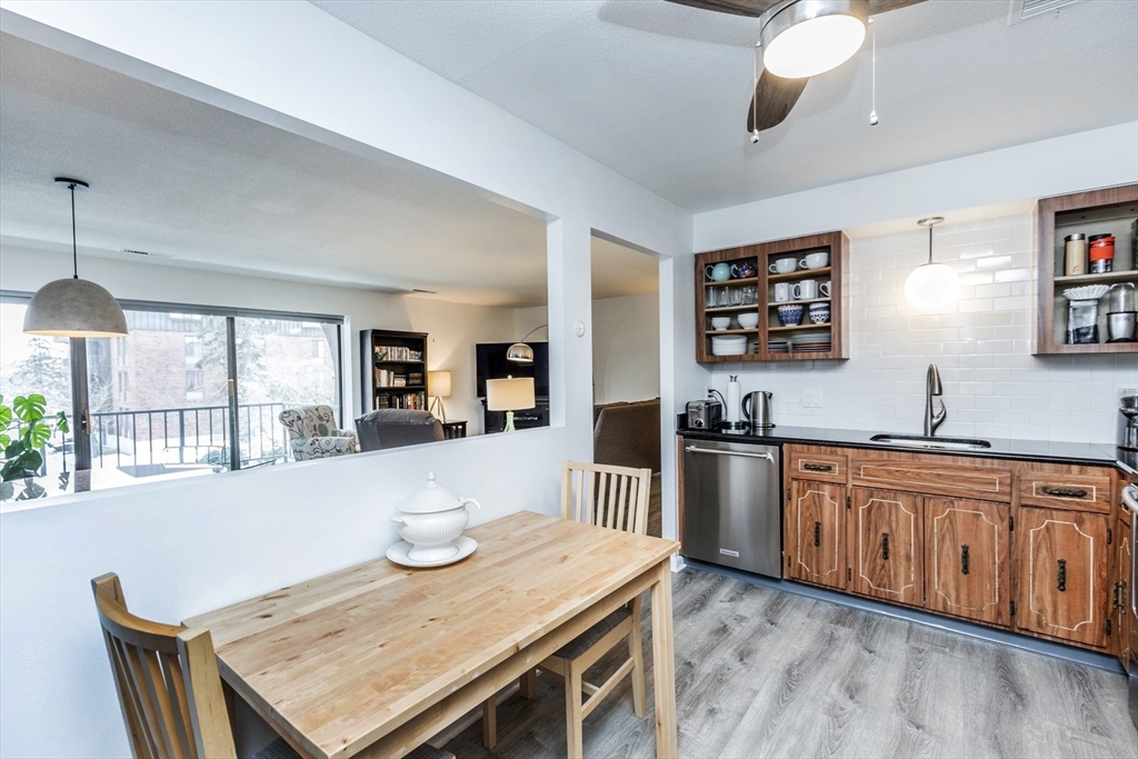 1006 Paradise Road, Unit 2O Swampscott, MA 01907 - Photo 8 of 33 Gallery Image 8
