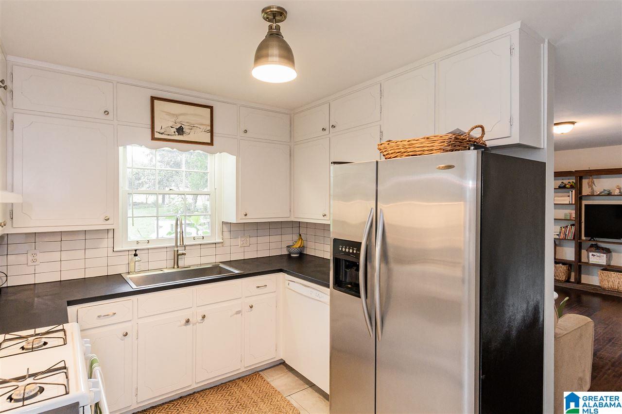 704 South Sanders Road Birmingham, AL 35226 - Photo 10 of 38