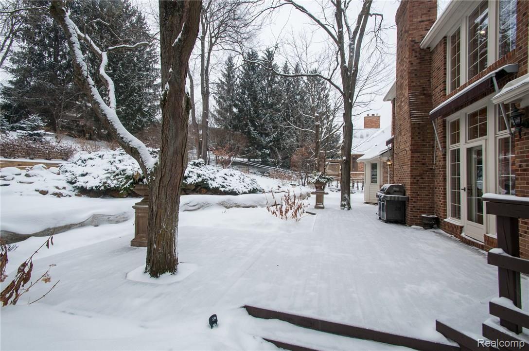 4758 Forest Ridge Court Rochester, MI 48306 - Photo 66 of 73 ForestRidgeCt_4758_Back_01.jpg