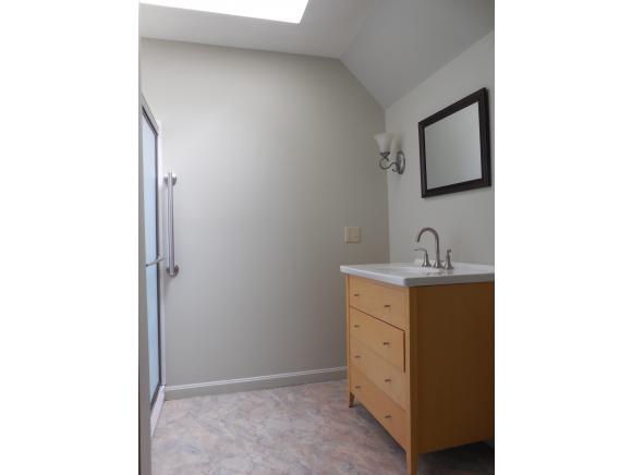 300-19 Grove Street, Unit 19 Rutland, VT 05701 - Photo 15 of 22