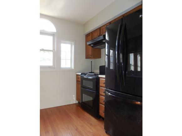 300-19 Grove Street, Unit 19 Rutland, VT 05701 - Photo 9 of 22