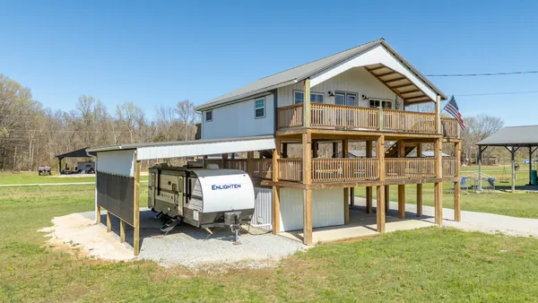 $250,000 | 1082 WC PICKETT Road, Clifton, TN 38425