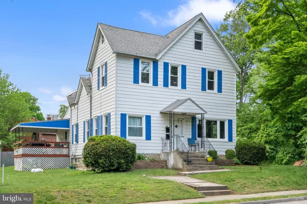 $2,080 | 95 West Greenwood Avenue, Unit 2, Lansdowne, PA 19050