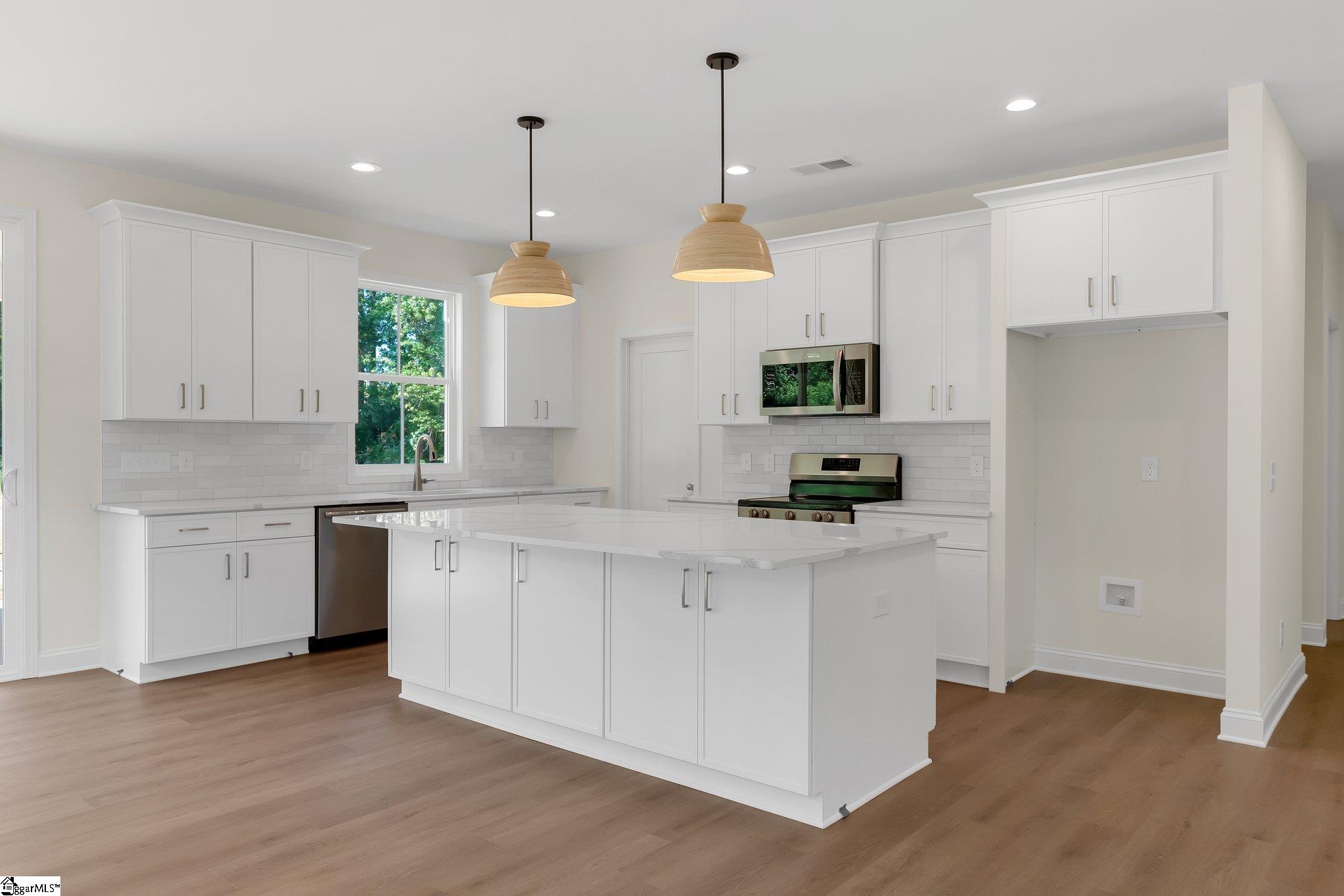 9 Burns Road Travelers Rest, SC 29690 - Photo 6 of 23