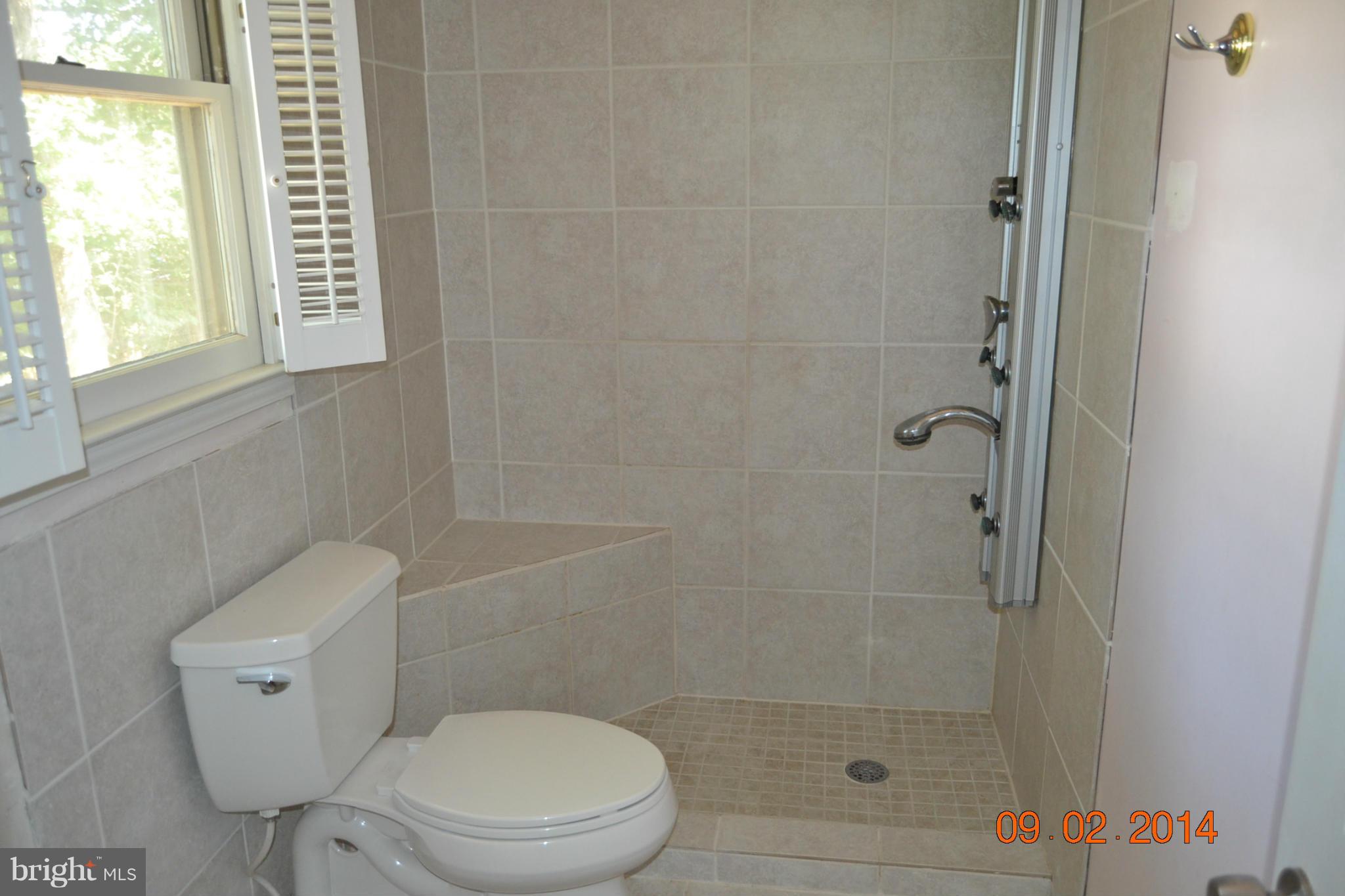 8435 Rushing Creek Court Springfield, VA 22153 - Photo 20 of 30 Bath (Master)