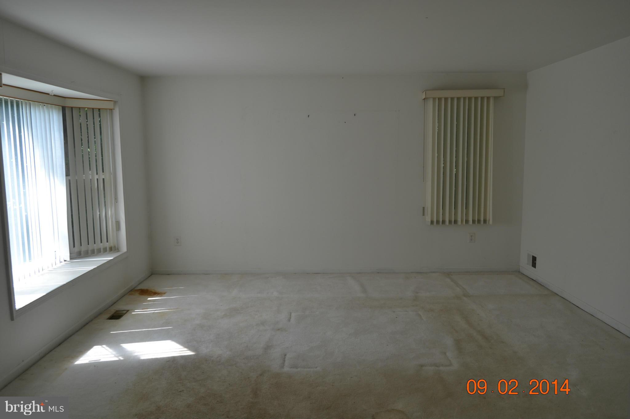8435 Rushing Creek Court Springfield, VA 22153 - Photo 4 of 30 Living Room