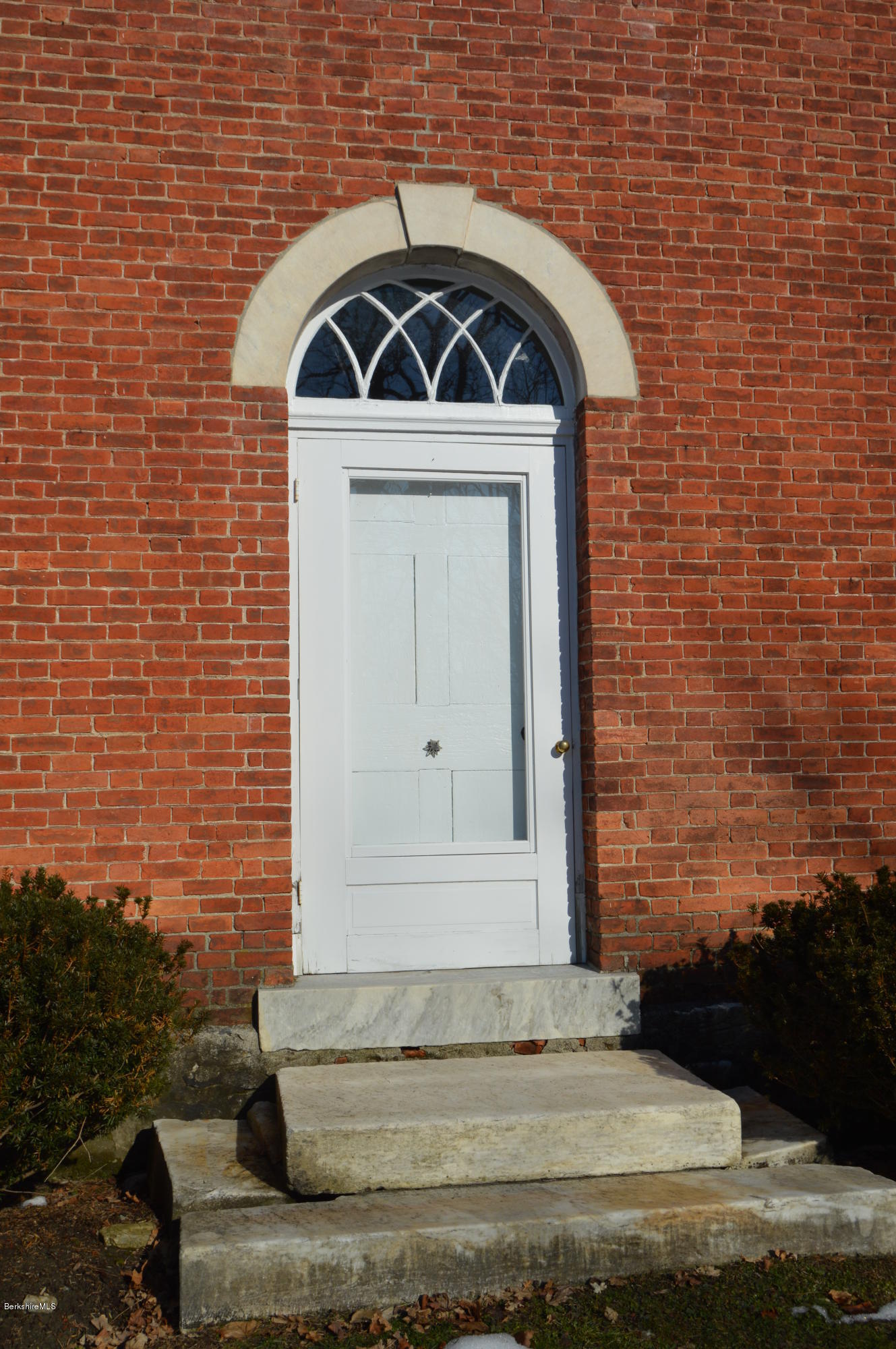 61 Hancock Road Williamstown, MA 01267 - Photo 4 of 46 Gracious front door