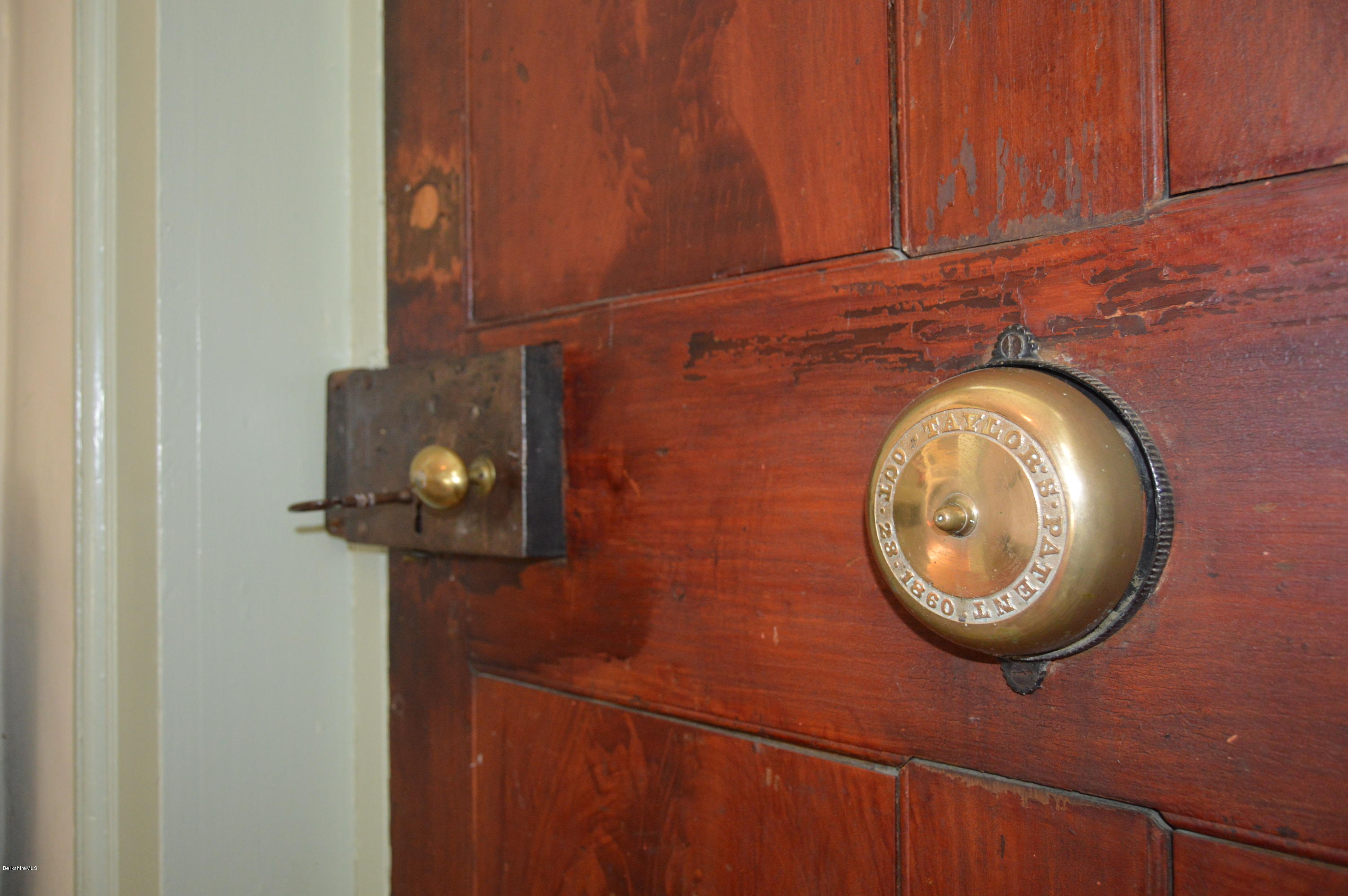 61 Hancock Road Williamstown, MA 01267 - Photo 8 of 46 Original hardware