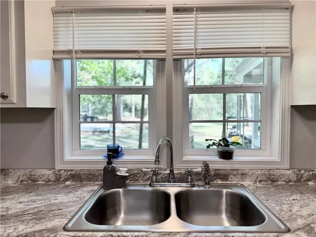 $205,000 | 17 Dauzat Lane, Pineville, LA 71360