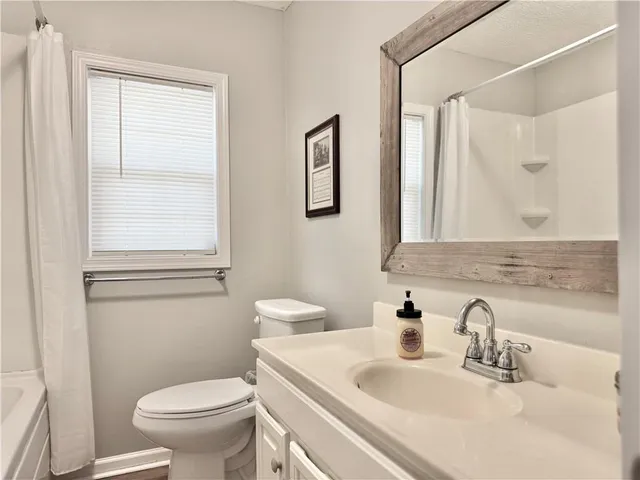 $205,000 | 17 Dauzat Lane, Pineville, LA 71360