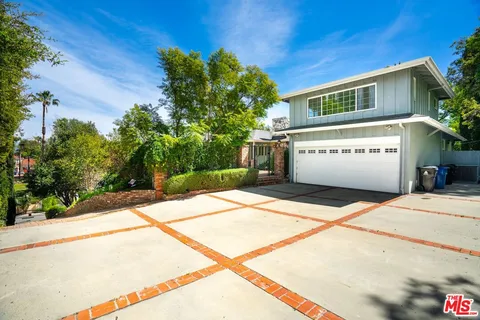 $1,799,000 | 4645 Petit Avenue, Encino, CA 91436