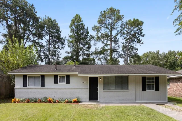 $1,800 | 1919 East 56th Street, Savannah, GA 31404