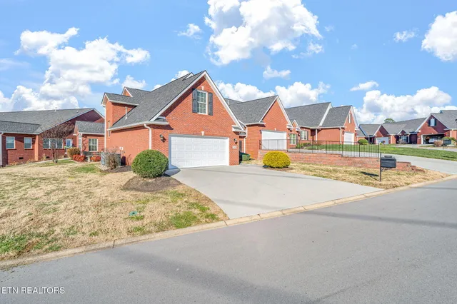 $489,900 | 7415 Napa Valley Way, Knoxville, TN 37931