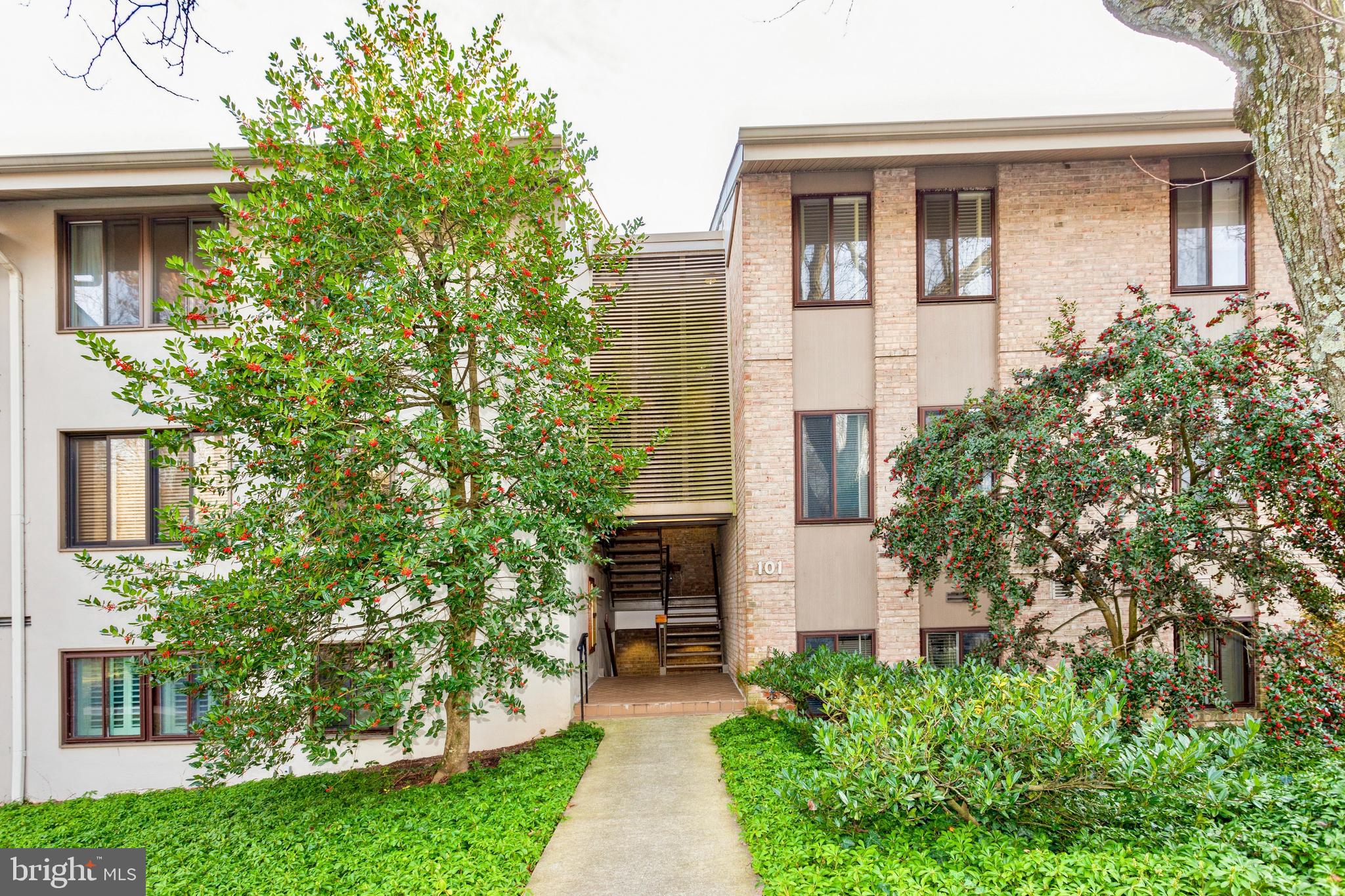 101 Cross Keys Road, Unit R101E Baltimore, MD 21210 - Photo 2 of 46 Exterior Front