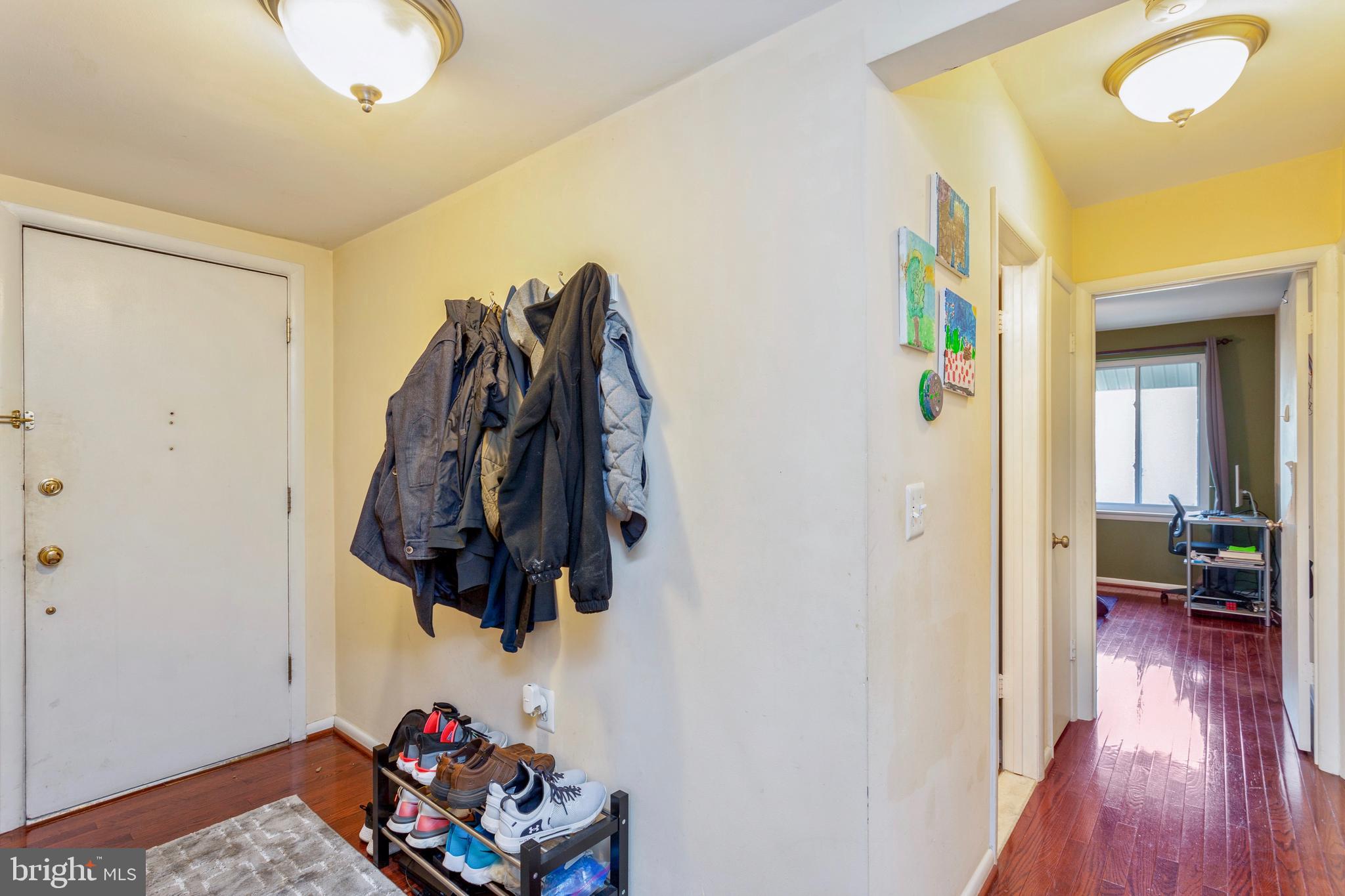 101 Cross Keys Road, Unit R101E Baltimore, MD 21210 - Photo 18 of 46 Entry Hall