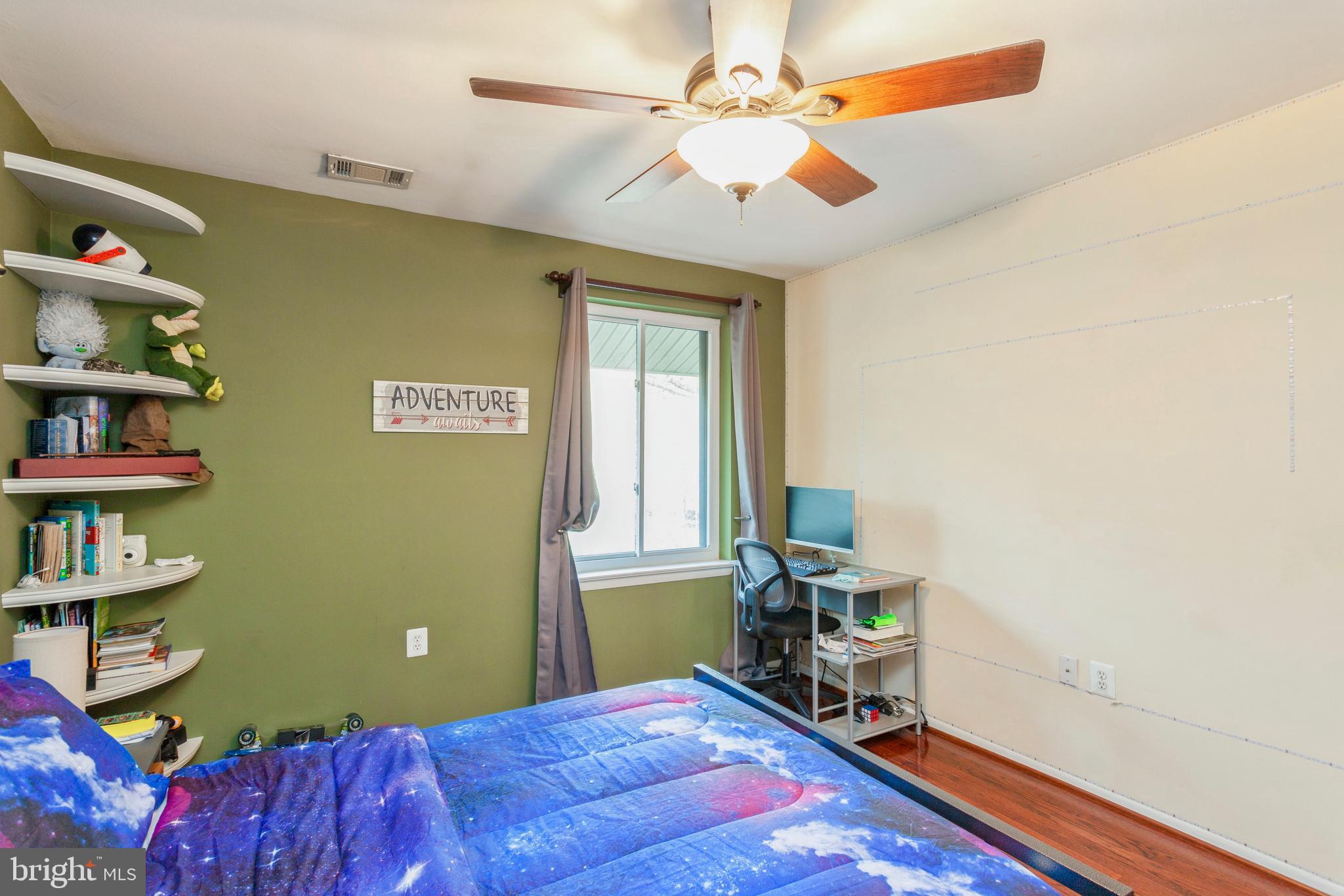 101 Cross Keys Road, Unit R101E Baltimore, MD 21210 - Photo 27 of 46 Bedroom 2