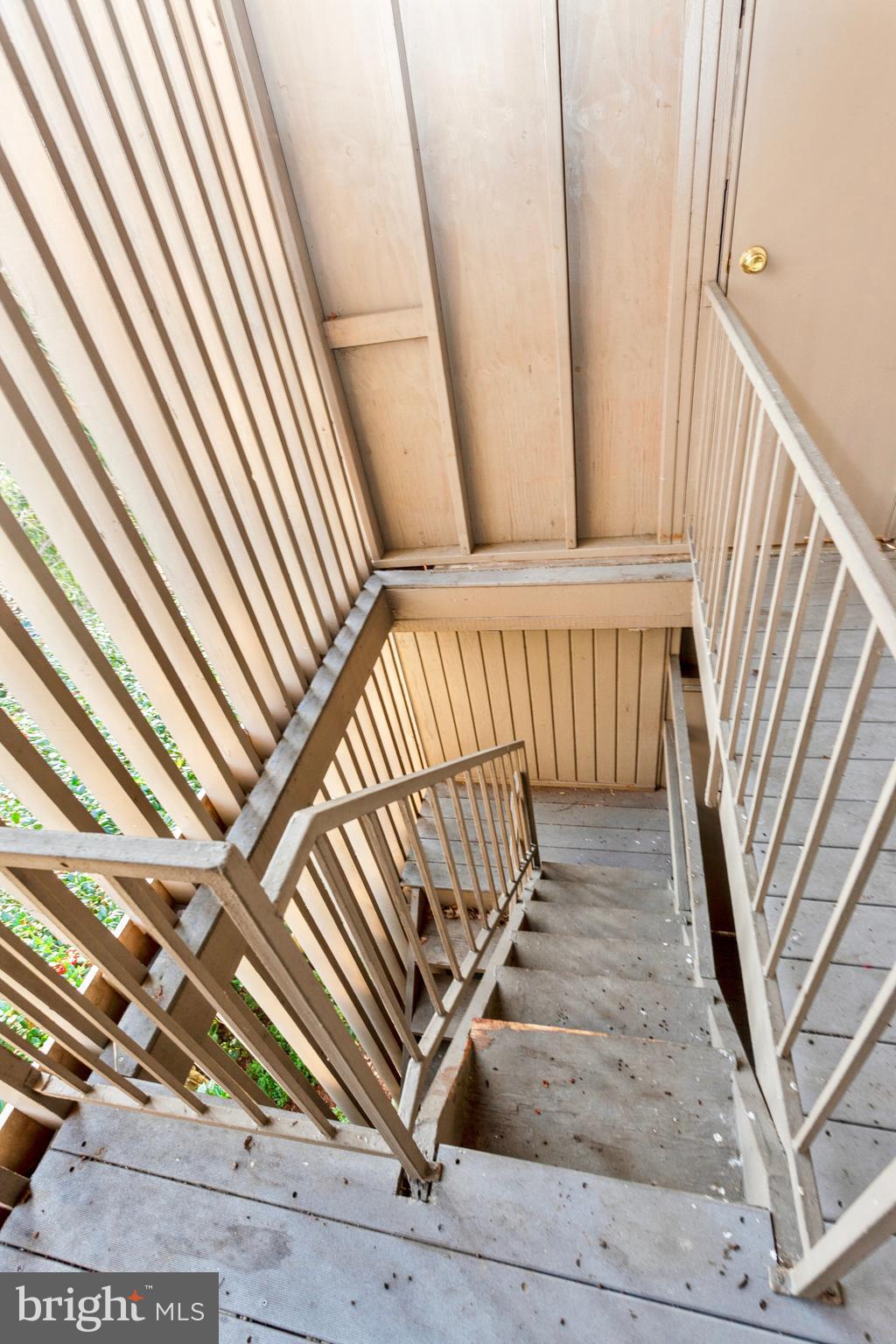 101 Cross Keys Road, Unit R101E Baltimore, MD 21210 - Photo 35 of 46 Fire Escape
