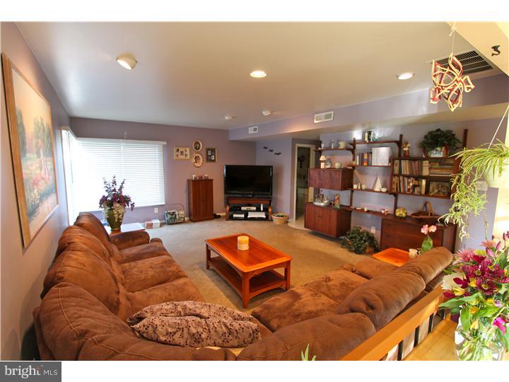 41 Merion Road Marlton, NJ 08053 - Photo 3 of 25 Family Room