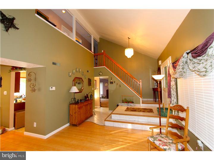 41 Merion Road Marlton, NJ 08053 - Photo 5 of 25 Living Room