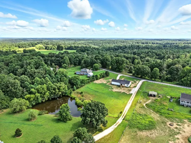 $449,900 | 607 Collier Bend Road, Charlotte, TN 37036